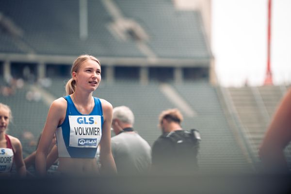 Sophia Volkmer (TV Wetzlar) ueber 800m waehrend der deutschen Leichtathletik-Meisterschaften im Olympiastadion am 25.06.2022 in Berlin